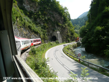 Im engen Pielachtal. Die Mariazellerbahn. Foto DEEF - Dokumentationszentrum f�r Europ�ische Eisenbahnforschung. Dr. Michael Populorum