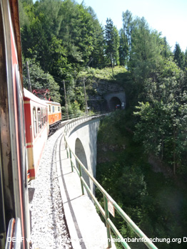 Zahlreiche Viadukte und Tunnels kennzeichnen die Bergstrecke. Die Mariazellerbahn. Foto DEEF - Dokumentationszentrum f�r Europ�ische Eisenbahnforschung. Dr. Michael Populorum