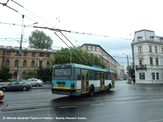 obus oberleitungsbus trolleybus bukarest rumnien foto bild picture image