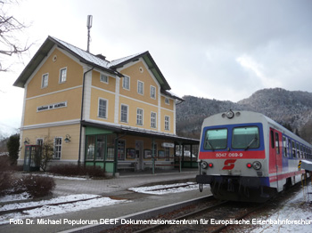 Am Endpunkt der Almtalbahn in Grnau im Almtal. Die Almtalbahn von Wels ber Sattledt nach Grnau im Almtal. Foto Dr. Populorum / DEEF