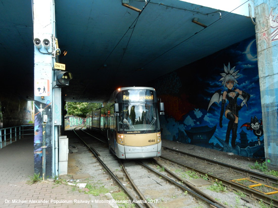 De Wand Brüssel Tram Metro Straßenbahn Belgien Kunst Graffiti