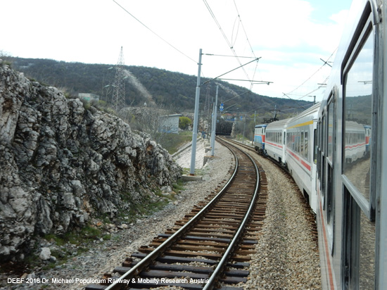 eisenbahnstrecke zagreb karlovac ogulin rijeka kroatien foto bild picture