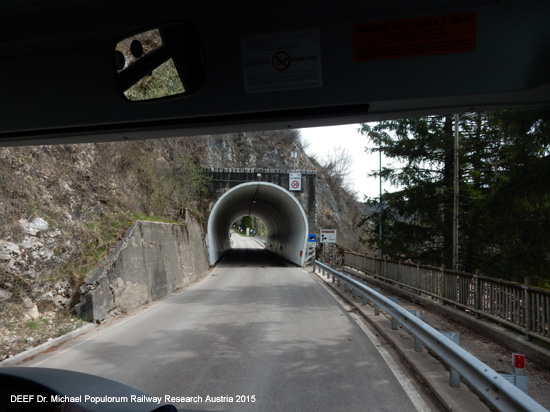 nonsbergbahn tunnel ruffre foto