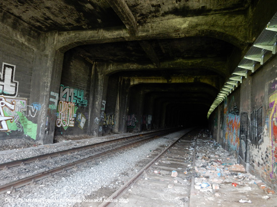 belgrad waterfront serbien foto bild picture lokal cafe save donau eisenbahn magazin