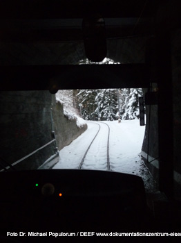 Exkursion Stubaitalbahn von Innsbruck nach Fulpmes. Foto DEEF Dr. Michael Populorum. Dokumentationszentrum für Europäische Eisenbahnforschung. www.dokumentationszentrum-eisenbahnforschung.org
