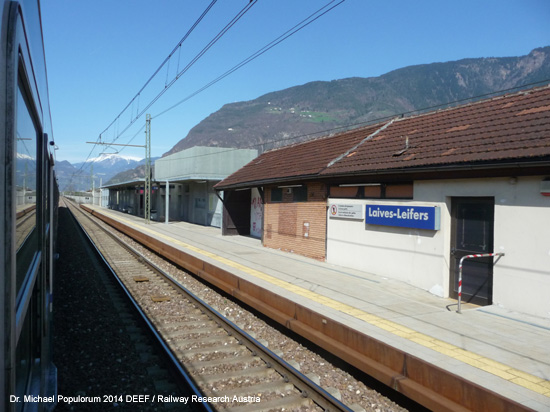 foto bild picture image Südtiroler Bahn Etschtalbahn Bahnstrecke Bozen Verona. DEEF Dr. Michael Populorum