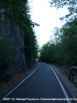 Eisenbahnarchologische Wanderung auf der ehemaligen beretscherbahn von Bozen ber Sigmundskron und Eppan nach Kaltern. DEEF / Dr. Michael Populorum