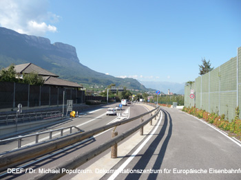 Eisenbahnarchologische Wanderung auf der ehemaligen beretscherbahn von Bozen ber Sigmundskron und Eppan nach Kaltern. DEEF / Dr. Michael Populorum