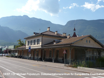 Überetscherbahn Bahnhof Eppan Bar Südtirol Eisenbahn