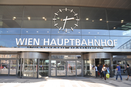 foto bild picture image Wien Hauptbahnhof DEEF Dr. Michael Populorum