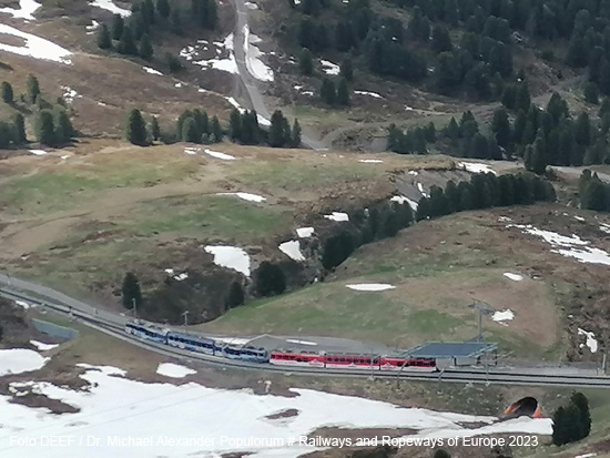 Luftaufnahme Wengernalpbahn Eiger Express Grindelwald Berner Oberland