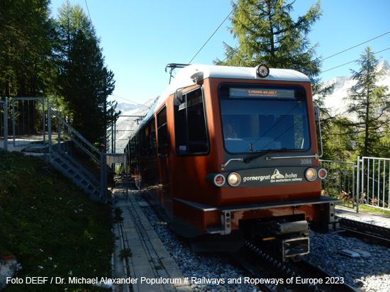 Foto Gornergratbahn Triebwagen Bild Bahnhof Riffelalp Schweiz Wallis Zermatt MGB