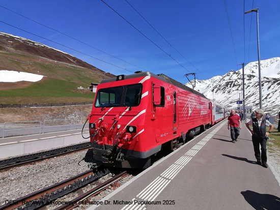 Furka Oberalp Bahn FO Matterhorn Gotthard Bahn Eisenbahn Schweiz Foto Glacier Express Bahnhof Nätschen