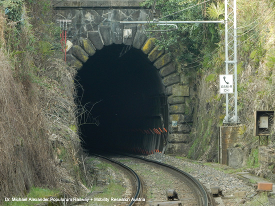 Eisenbahnstrecke Cadenazzo Luino Eisenbahn Schweiz Italien Tessin