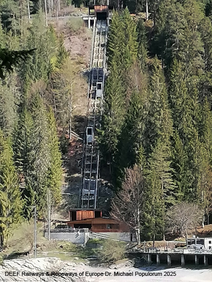 Standseilbahn Flims Waldhaus Caumasee Schrägaufzug Schräglift Graubünden Schweiz
