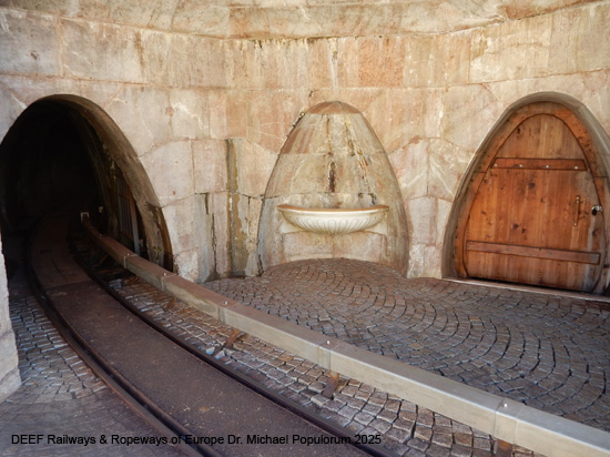 Salzbergwerk Berchtesgaden Grubenbahn Stollen Bayern