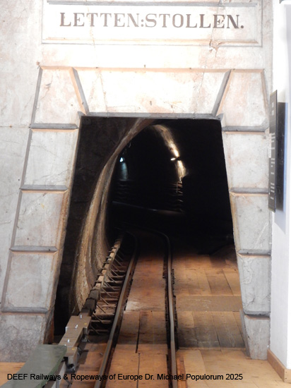 Salzbergwerk Berchtesgaden Stollenweg Stollen Bergbau Bayern Deutschland