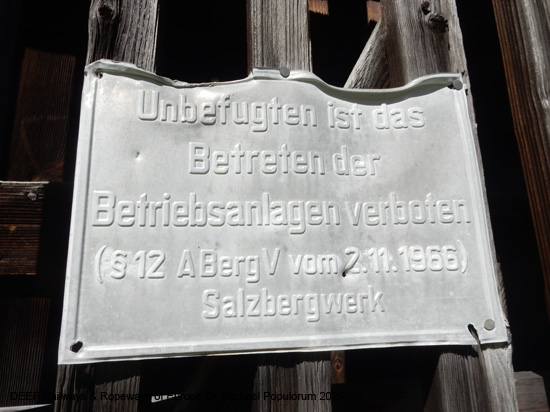 Salzbergwerk Berchtesgaden Stollenweg Stollen Bergbau Bayern Deutschland