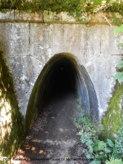 Salzbergwerk Berchtesgaden Stollenweg Stollen Bergbau Bayern Deutschland