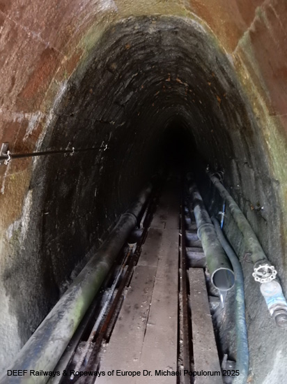Salzbergwerk Berchtesgaden Stollenweg Stollen Bergbau Bayern Deutschland