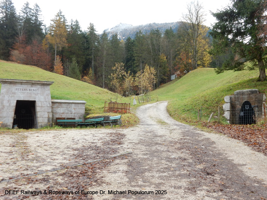 Salzbergwerk Berchtesgaden Stollenweg Stollen Bergbau Bayern Deutschland