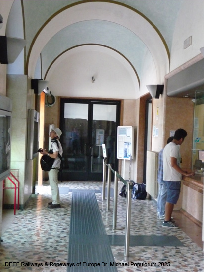 Valsuganabahn Eisenbahn Trient Bassano del Grappa Venedig Ferrovia Valsugana Trento Trentino Italien