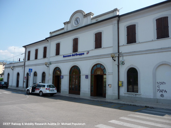 Valsuganabahn Eisenbahn Trient Bassano del Grappa Venedig Ferrovia Valsugana Trento Trentino Italien