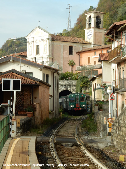 Iseobahn Eisenbahn Ferrovia Brescia Iseo Edolo Lombardia Italien