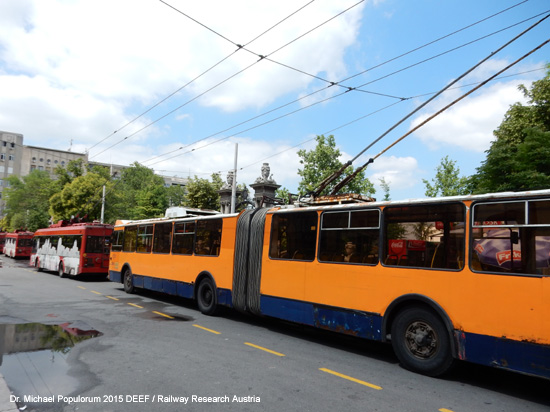 Obus Trolleybus Oberleitungsbus Belgrad Beograd Serbien