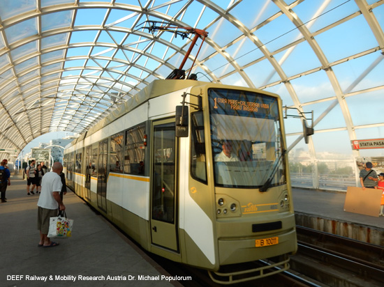 Straßenbahn Bukarest Tram Tramvai Bucuresti Rumänien ÖPNV