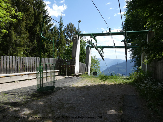 Korblift Vellau Leiteralm Meraner Höhenweg Algund Meran Südtirol Seilbahn