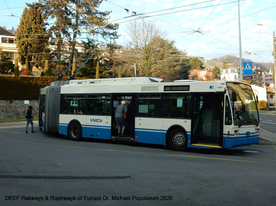 Oberleitungsbus Trolleybus Vevey Villeneuve Waadt Montreux Schweiz