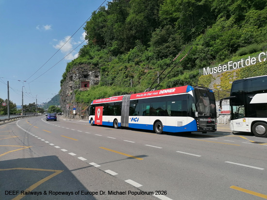 Oberleitungsbus Trolleybus Vevey Villeneuve Waadt Montreux Schweiz